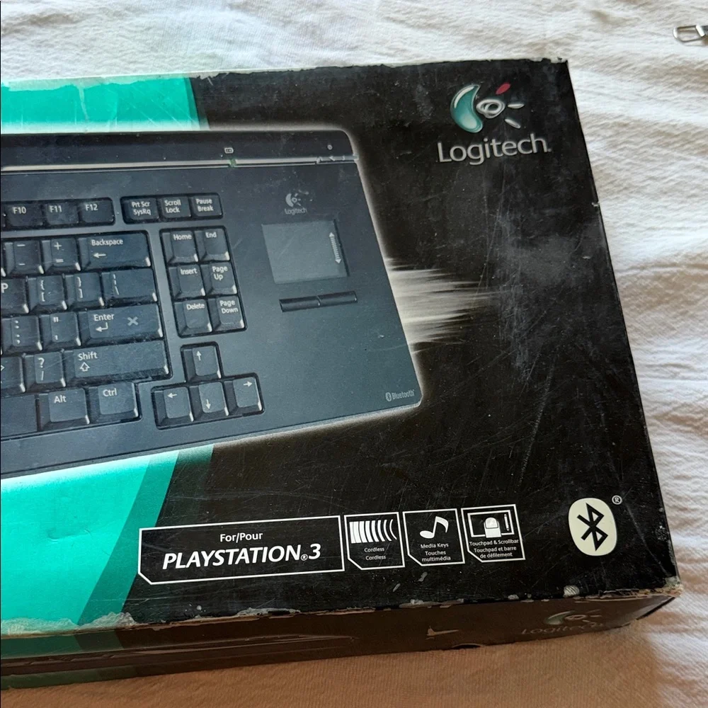 Logitech Cordless MediaBoard Pro for PlayStation 3
